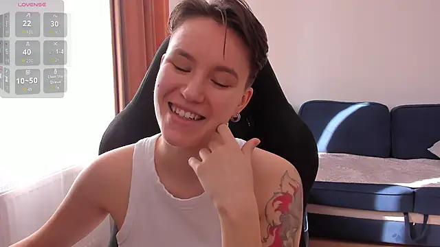 Snapshot of JessieFlower chatting on 09.20.25 JessieFlower online show from 09.20.25