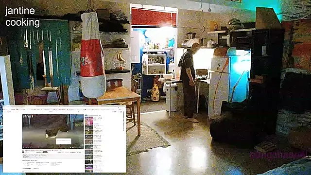 Snapshot of BongChannel chatting on 01.01.25 BongChannel online show from 01.01.25