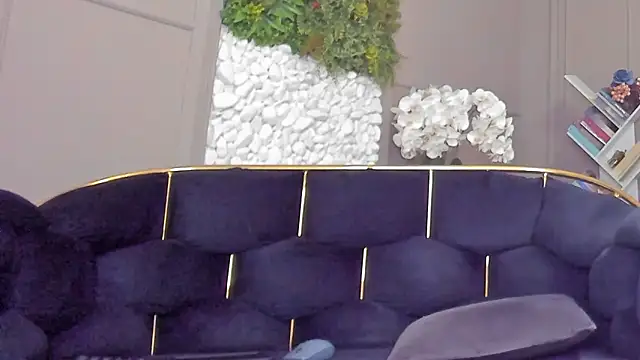 Deliciouslips online show from 04.17.26