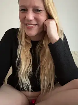 MoniqueLaFee online show from 01.24.25