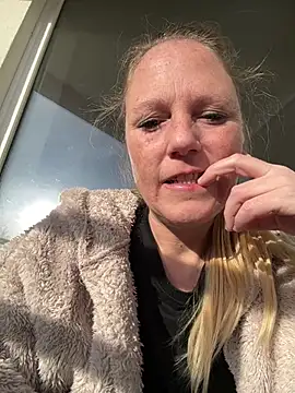 Snapshot of MoniqueLaFee chatting on 02.19.26 MoniqueLaFee online show from 02.19.26