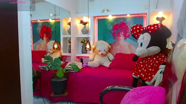 lorenapinto online show from 10.28.25