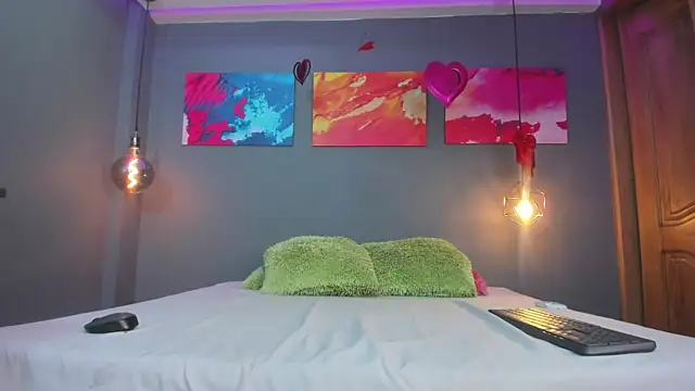 summer lee  online show from 01.09.25