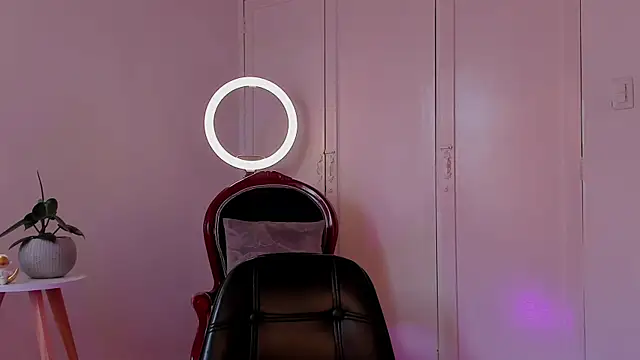 cuddlingbunny online show from 12.12.24