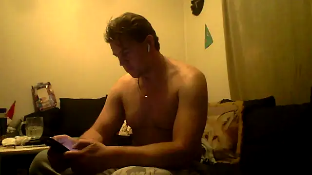 Snapshot of Teddan82 chatting on 02.02.25 Teddan82 online show from 02.02.25