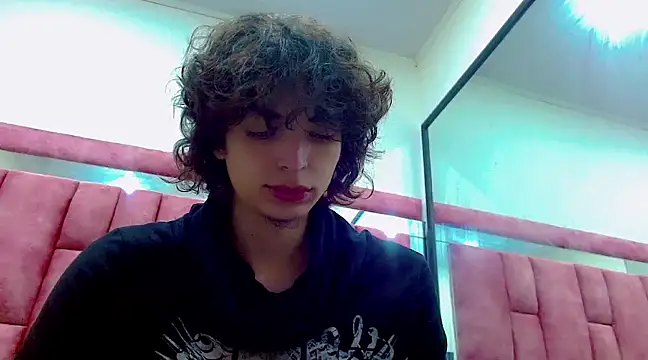 Snapshot of Sr_BonnyEthan chatting on 02.03.25 Sr BonnyEthan online show from 02.03.25
