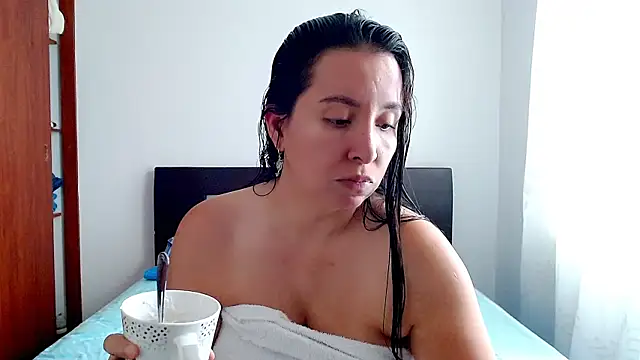 emely sexx20 online show from 10.22.25