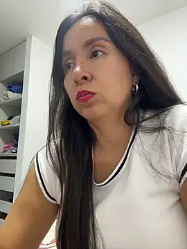 Snapshot of emely_sexx20 chatting on 06.15.26 emely sexx20 online show from 06.15.26