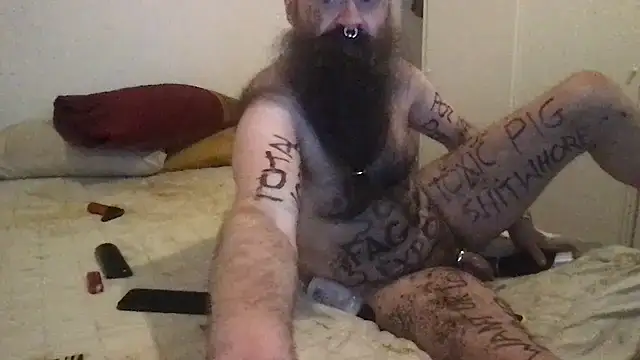 Snapshot of JunkieShitPig chatting on 03.21.25 JunkieShitPig online show from 03.21.25