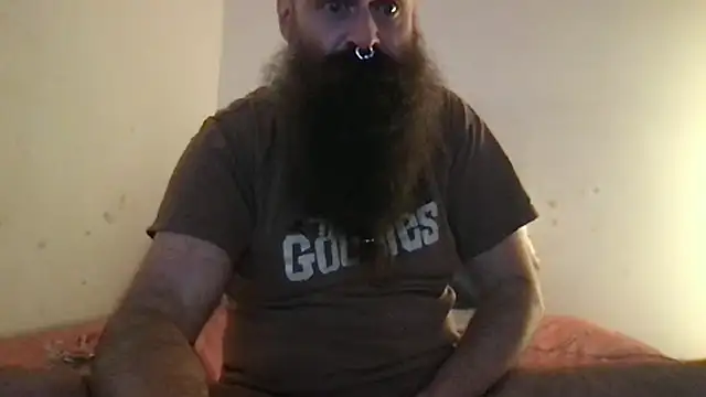 Snapshot of JunkieShitPig chatting on 10.08.25 JunkieShitPig online show from 10.08.25