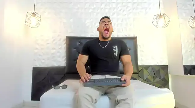 BrianMalonee online show from 03.03.25