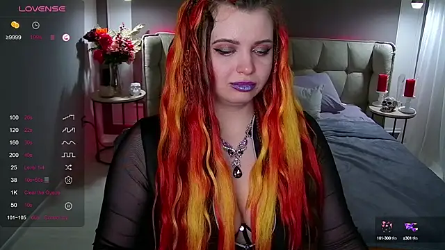 Miss Maya Mils online show from 02.05.25