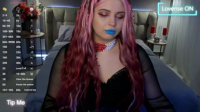 Miss Maya Mils online show from 03.04.25