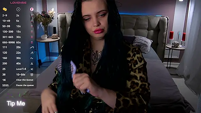 Miss Maya Mils online show from 10.14.25