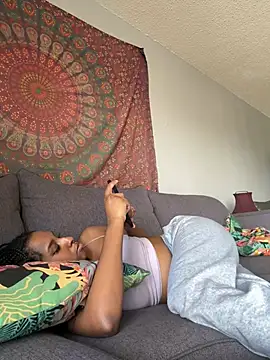 Your Paris online show from 03.01.25