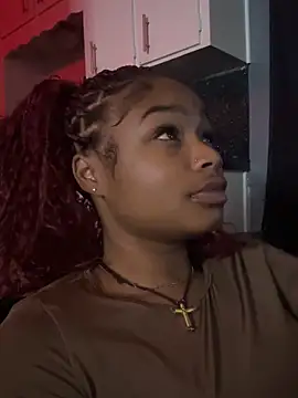 Snapshot of skylarrylee chatting on 01.08.25 skylarrylee online show from 01.08.25