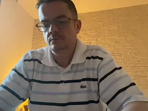 Snapshot of deskriptive chatting on 05.25.26 deskriptive online show from 05.25.26