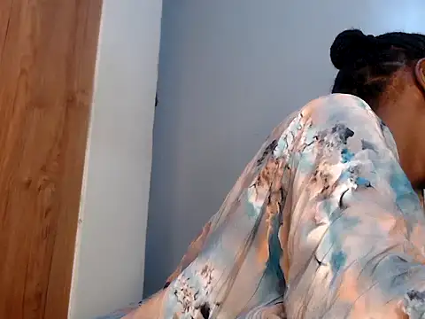 Snapshot of wetpussy_ebony chatting on 06.20.26 wetpussy ebony online show from 06.20.26