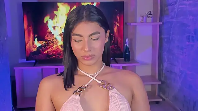 IsabelleFoxx  online show from 02.22.25