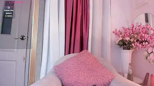 scarlet fostt  online show from 11.22.25