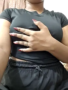 Snapshot of MohiniHott chatting on 06.28.26 MohiniHott online show from 06.28.26