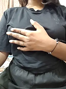 Snapshot of MohiniHott chatting on 07.19.26 MohiniHott online show from 07.19.26