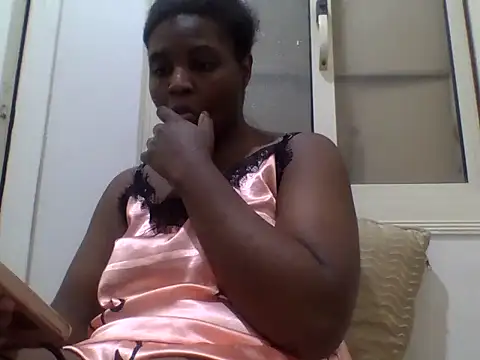 queenzuena online show from 05.08.26