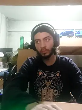 kleineid77 online show from 02.15.25