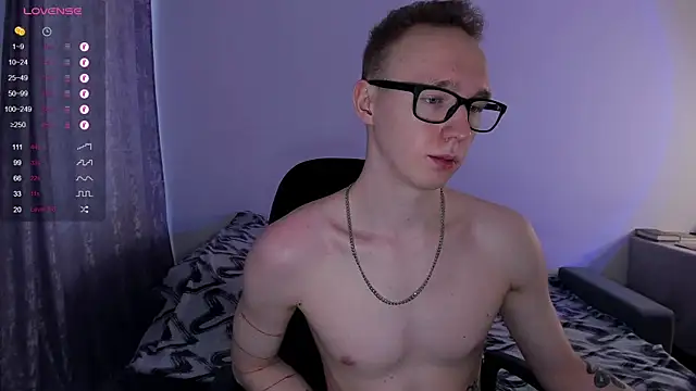 Snapshot of Alex_silents chatting on 03.11.25 Alex silents online show from 03.11.25