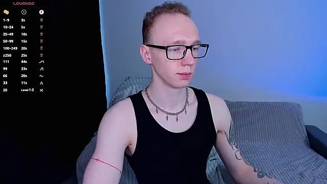 Snapshot of Alex_silents chatting on 06.17.26 Alex silents online show from 06.17.26