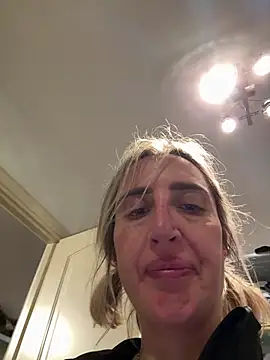 casalinga88 online show from 03.17.25