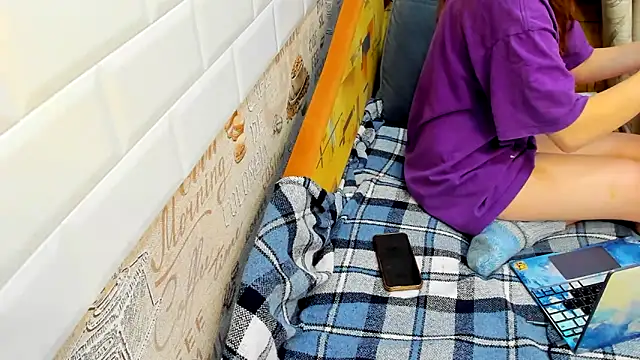 Adela Vetta online show from 02.13.25