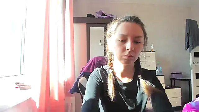 Adela Vetta online show from 03.18.25