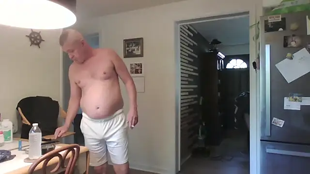 Snapshot of keiferkriss chatting on 09.10.25 keiferkriss online show from 09.10.25