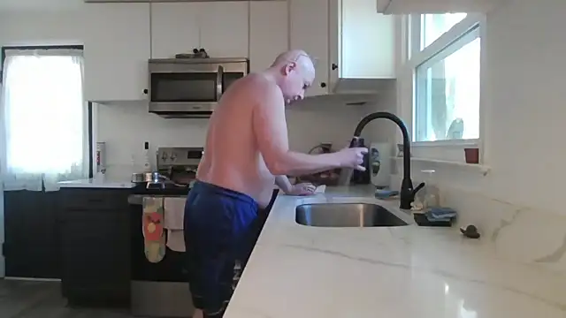 Snapshot of keiferkriss chatting on 10.15.25 keiferkriss online show from 10.15.25