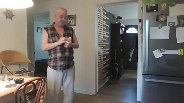 Snapshot of keiferkriss chatting on 10.31.25 keiferkriss online show from 10.31.25