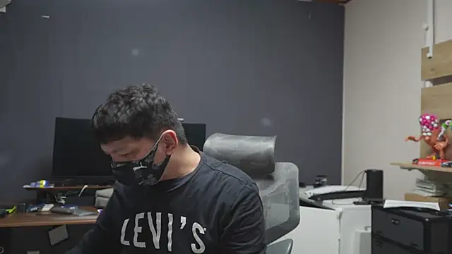 Snapshot of tokimori chatting on 02.02.25 tokimori online show from 02.02.25