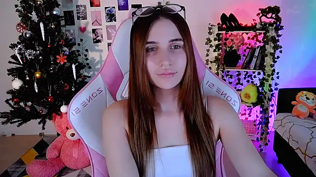 Snapshot of AliceCharmy chatting on 12.12.24 AliceCharmy online show from 12.12.24