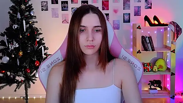 Snapshot of AliceCharmy chatting on 12.16.24 AliceCharmy online show from 12.16.24