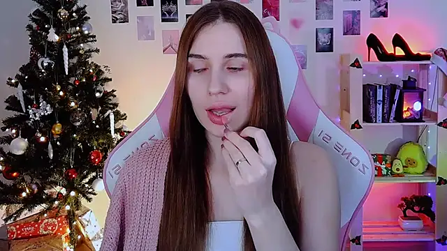 Snapshot of AliceCharmy chatting on 12.22.24 AliceCharmy online show from 12.22.24