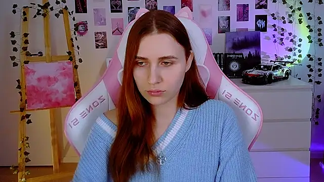 Snapshot of AliceCharmy chatting on 01.26.25 AliceCharmy online show from 01.26.25