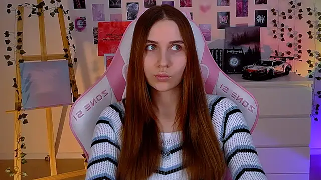 Snapshot of AliceCharmy chatting on 02.12.25 AliceCharmy online show from 02.12.25