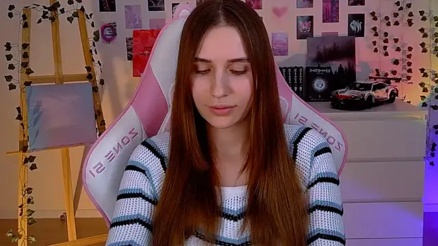 Snapshot of AliceCharmy chatting on 02.12.25 AliceCharmy online show from 02.12.25