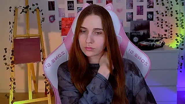 Snapshot of AliceCharmy chatting on 02.24.25 AliceCharmy online show from 02.24.25