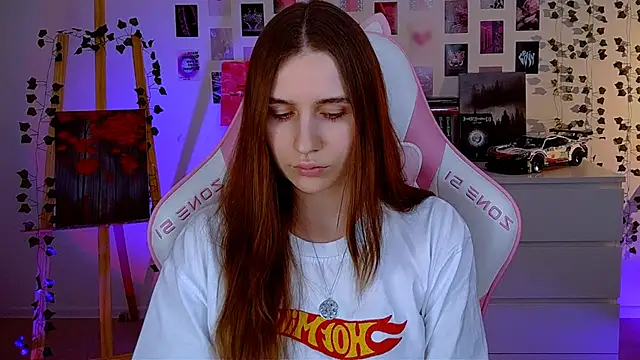 Snapshot of AliceCharmy chatting on 03.16.25 AliceCharmy online show from 03.16.25