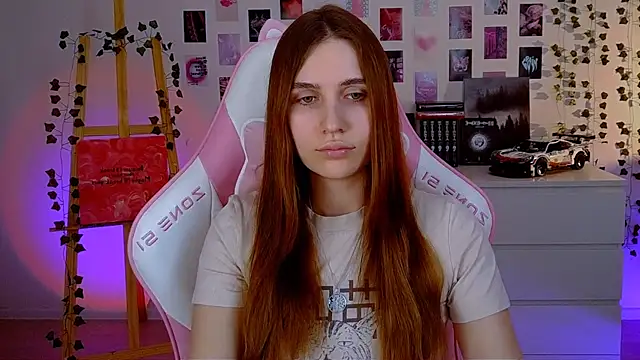Snapshot of AliceCharmy chatting on 03.18.25 AliceCharmy online show from 03.18.25