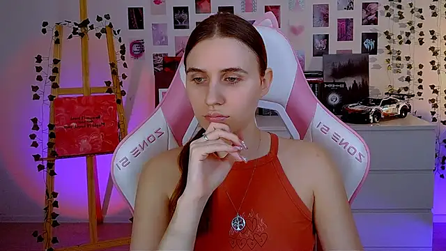 Snapshot of AliceCharmy chatting on 03.19.25 AliceCharmy online show from 03.19.25