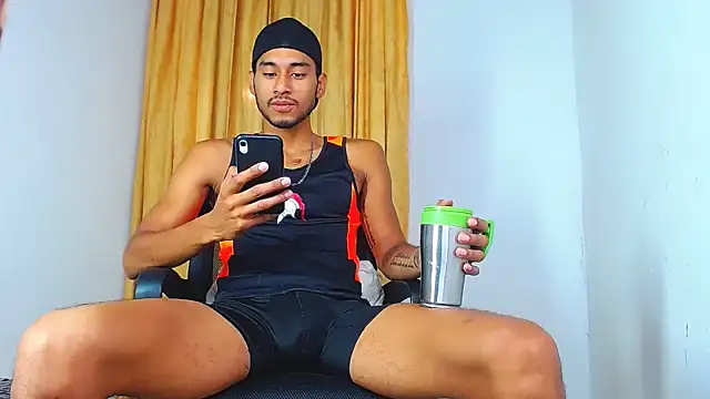 Snapshot of DanteSantoro chatting on 09.25.25 DanteSantoro online show from 09.25.25