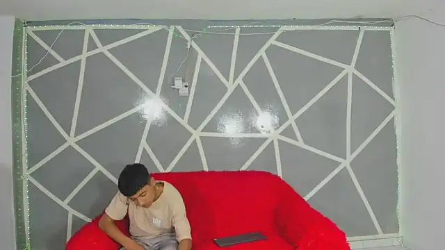 oliverhot2005 online show from 01.14.25