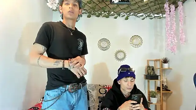 oliverhot2005 online show from 10.03.25